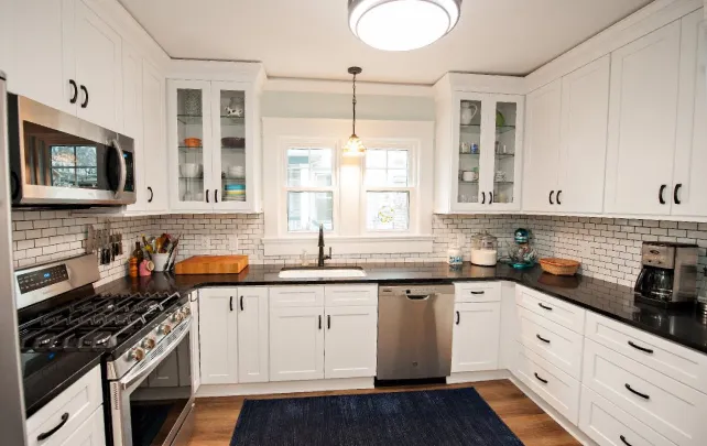 U-Shape Kitchen with Island-5