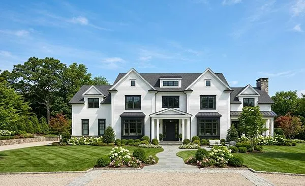 Carbon & pure white exterior