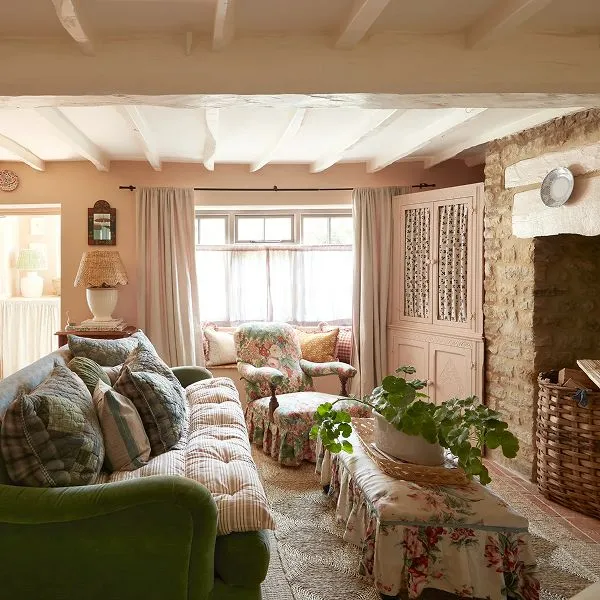 Granny chic interior