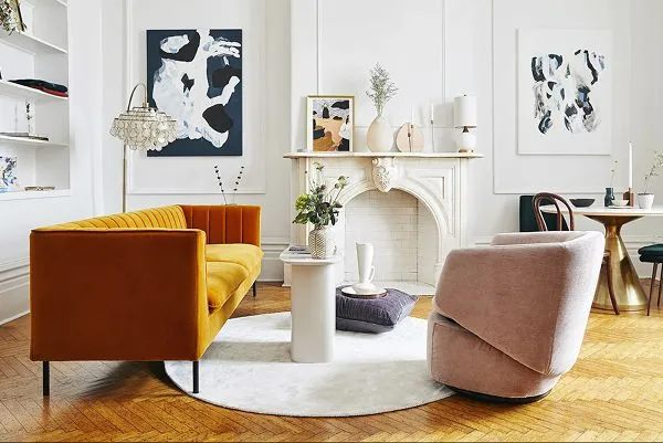 Minimalist Maximalism or Maximal Minimalism