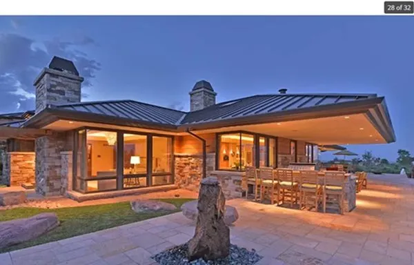 large overhangs on exteriors