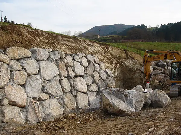stone retaining wall